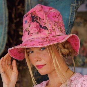 Magnolia Pearl Appliqué Beau Top Hat